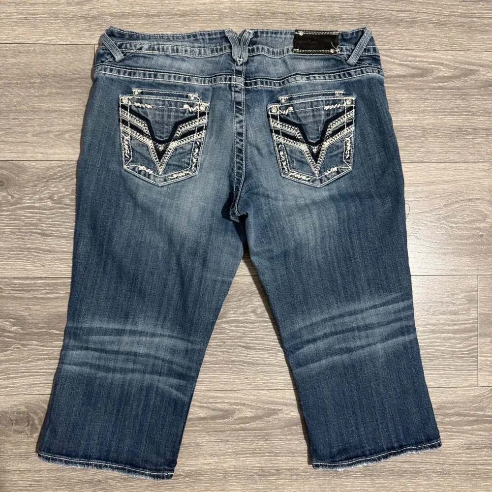 Vigoss The Dublin Capri Jeans Womens 13/14 Medium Wash Distressed Thick Stitch‎